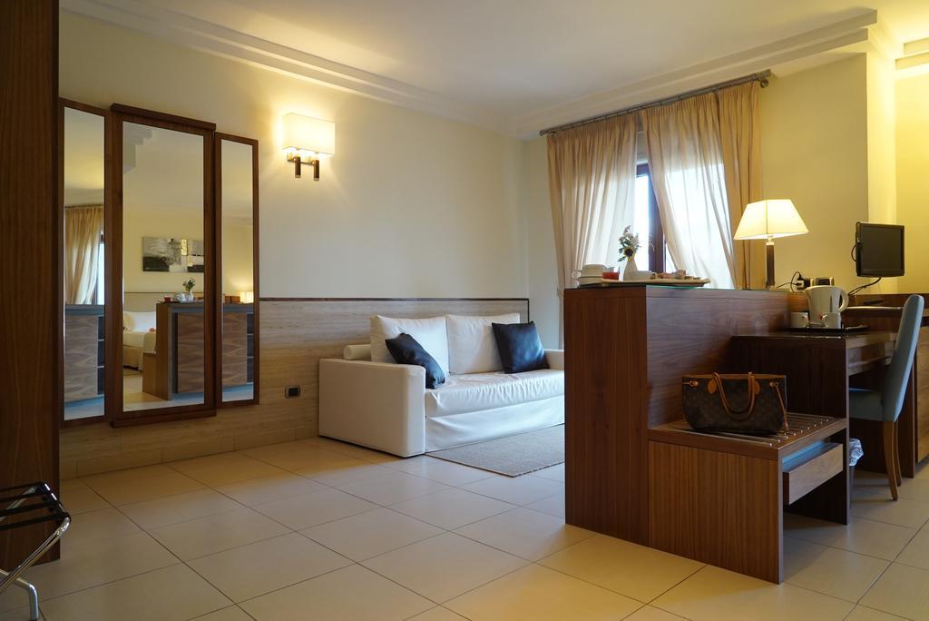 Suites & Residence Hotel Pozzuoli Ngoại thất bức ảnh