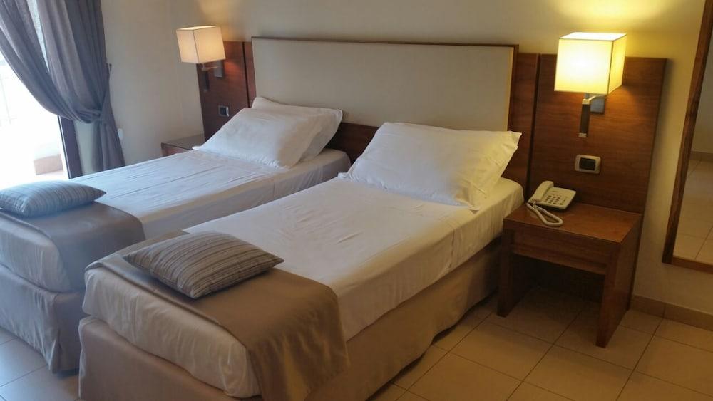 Suites & Residence Hotel Pozzuoli Ngoại thất bức ảnh